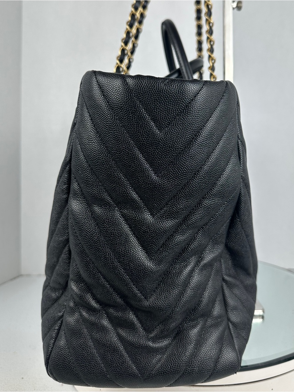 CHANEL CAVIAR LEATHER CC TOTE - Picture 5 of 11